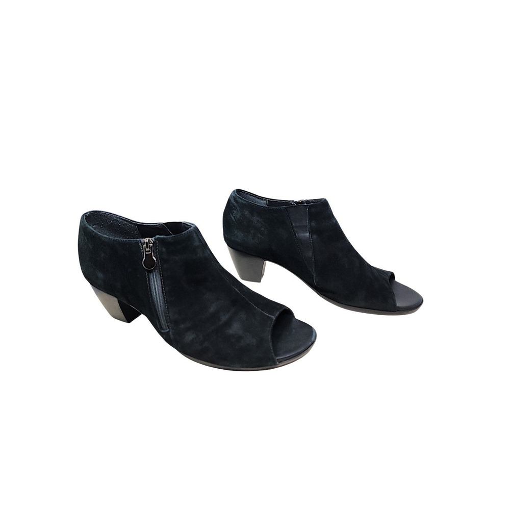 Munro American Booties 11M Black Suede Luisa Peep Toe Side Zip Stacked Heel 2.2"